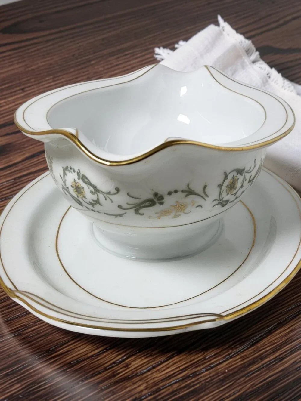 Vintage 1960s Noritake Japan #6223 Creston Porcelain Gravy Boat.